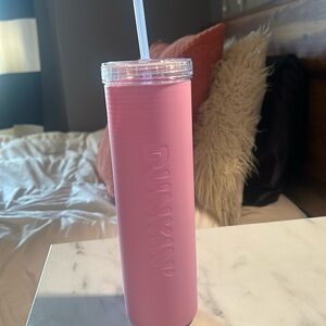 Dunkin spring/summer pink silicone tumbler straw change’s colors